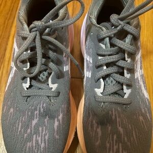 ASICS Novablast 3 size 6.5